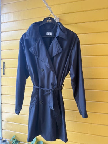 ELLEF mörkblå trenchcoat