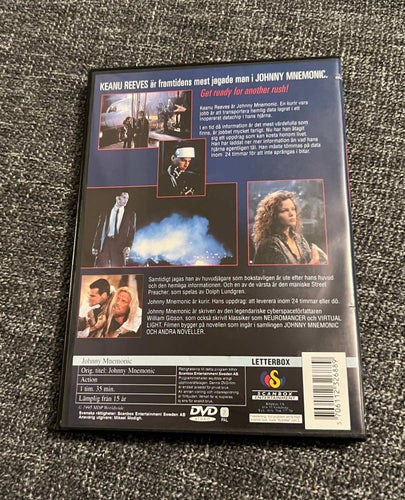 JOHNNY MNEMONIC (1995) SVENSK UTGÅVA I FINT SKICK. CYBERPUNK
