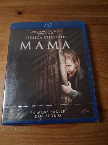 Mama. Inplastad blu-ray.