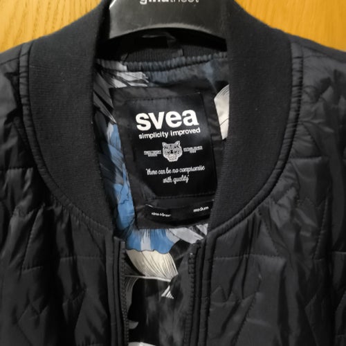 Svea jacka, storlek MEDIUM, mörkblå