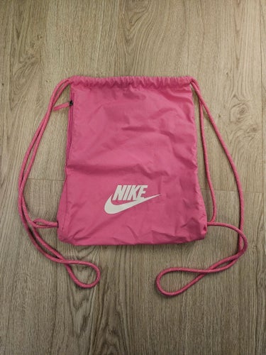 Nike Rosa gympapåse.
