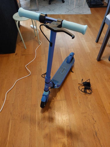 Ninebot Kickscooter ZING E8 Elscooter för barn
