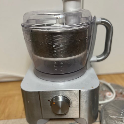 Kenwood MultiPro FP920 matberedare 900W med tillbehör.