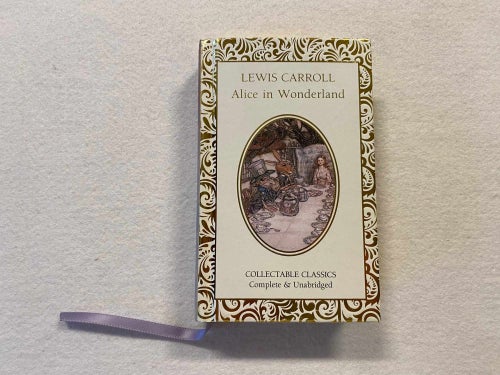 Lewis Carrol - Alice In Wonderland - Collectible Classics - Engelska
