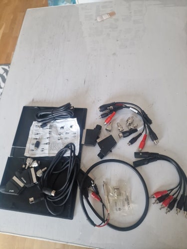 SCART-adapter och RCA-kablar