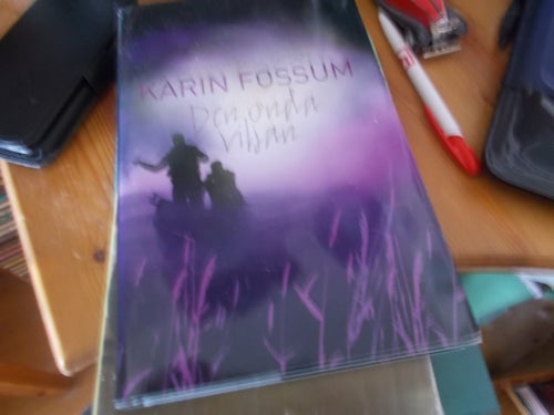 EN INBUNDEN BOK KARIN FOSSUM DEN ONDA VILJAN