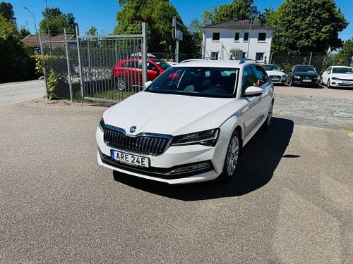 Škoda Superb iV Kombi Skoda 1.4 TSI 218HK STYLE BUSINESS EDITION / DRAG
