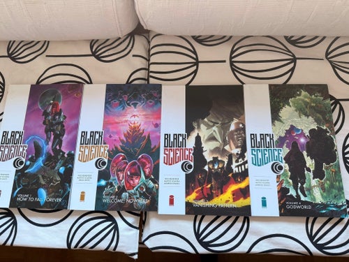 Black Science Volym 1-4 av Rick Remender