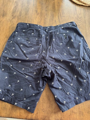 H&M mörkblå shorts, storlek 50