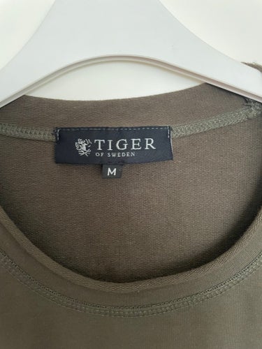Tiger of Sweden grön långärmad tröja, storlek M unisex
