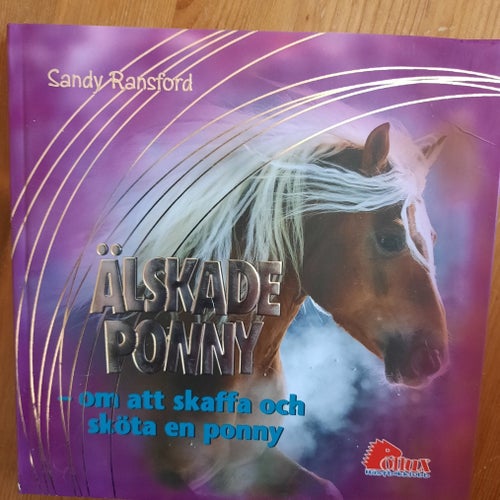Älskade Ponny av Sandy Ransford