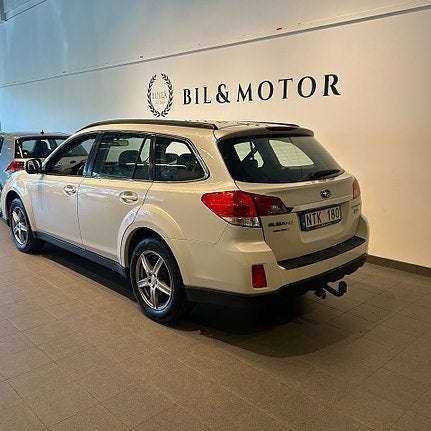 Subaru Outback 2.0 4WD Lineartronic, 150hk, 2013