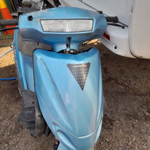 Hyosung sense mopedscoter 2000 tal