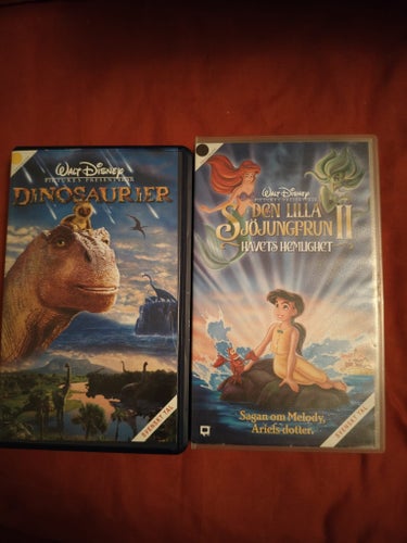 Dinosaurier & Den Lilla Sjöjungfrun II Två klassiska Disney filmer på VHS