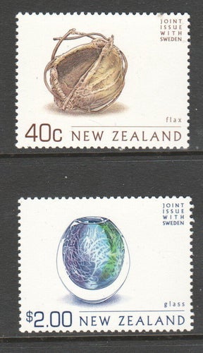 NEW ZEALAND - GLASKONST & MAORIHANTVERK**
