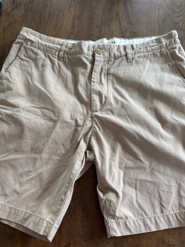 H&M beige shorts, stl 32