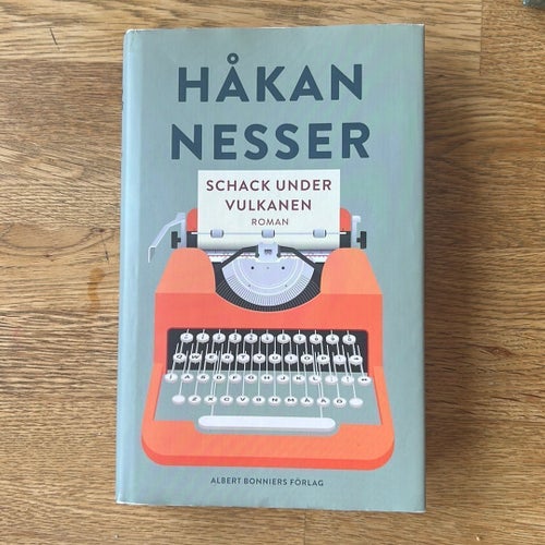 Schack under vulkanen av Håkan Nesser, 2019