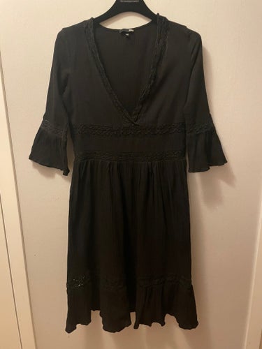 H&M svart klänning, storlek 42