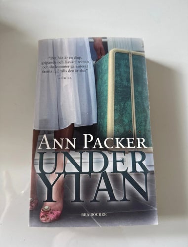 Under Ytan av Ann Packer pocket
