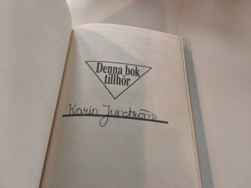 Tvillingarna på Sweet Valley High 8: Brådad i kärlek av Francine Pascal, 1991