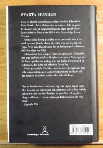 Stephen Booth Svarta hunden Inbunden Nyskick!