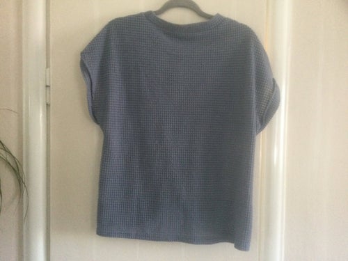 Gråblå jumper/topp, uppskattad storlek L (40-42)