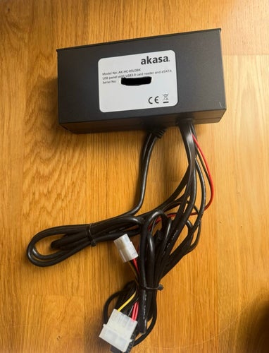 Akasa USB 3.0 panel med kortläsare och eSATA
