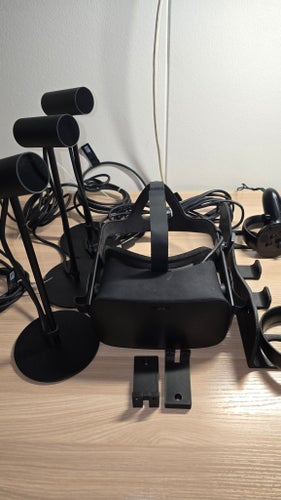 Oculus Rift CV1 VR Headset Complete Set