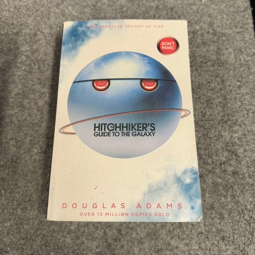 Douglas Adams - Hitchhiker's guide to the Galaxy - Complete trilogy of five