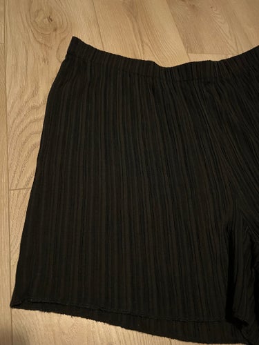 Svarta shorts