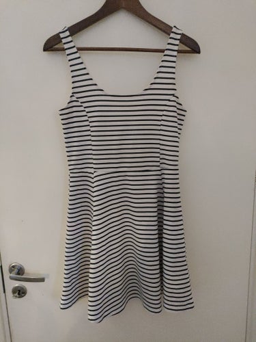 H&M Divided vit/mörkblå klänning (dress), storlek 38