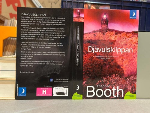 Djävulsklippan av Stephen Booth, bok, Very Fine