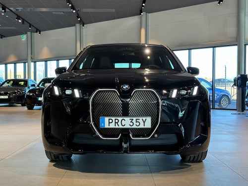 BMW iX xDrive60, 544hk, 2026