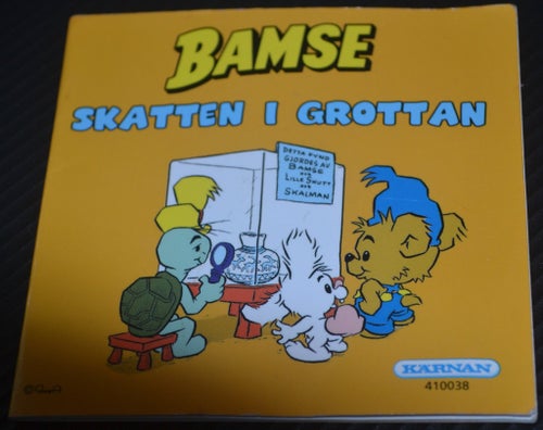 Liten bok kärnan Bamse Skatten i grottan