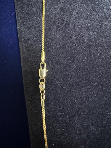 18k guldpläterat halsband längd 50 cm. Länk 1,5 mm bred