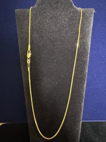 18k guldpläterat halsband längd 50 cm. Länk 1,5 mm bred