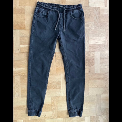 House svarta jeans, storlek 30/34