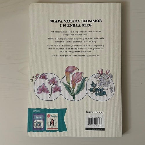 Teckna Blommor i 10 steg av Mary Woodin