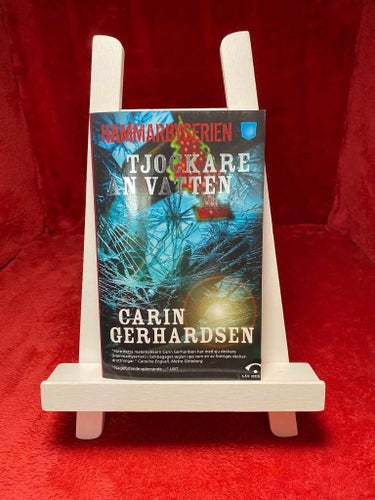 Carin Gerhardsen - Tjockare än vatten