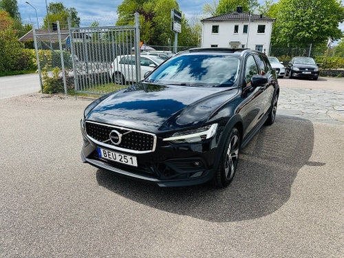 Volvo V60 Cross Country D4 190HK AWD AUTOMAT / PANORAMA / DRAG / VÄRMARE