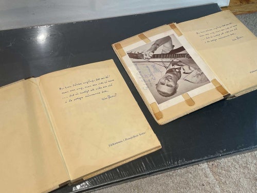 De soliga minnenas bok 2 st Reso Insjön - teckningar skrivstil gästbok 50-tal