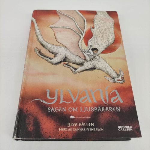 Ylva Hällen - Ylvania - Sagan om ljusbäraren