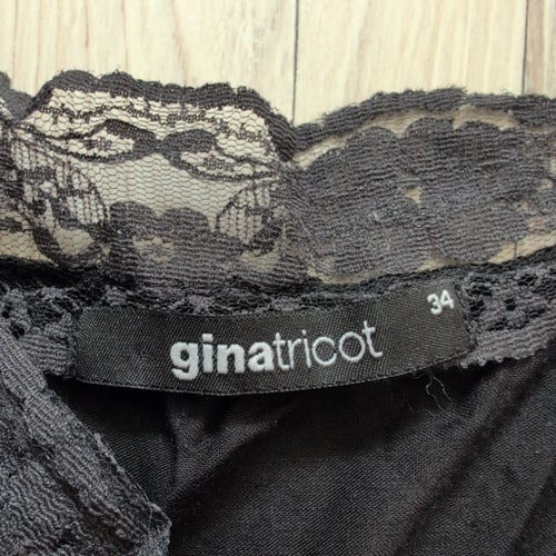 Gina tricot svart klänning, storlek 34