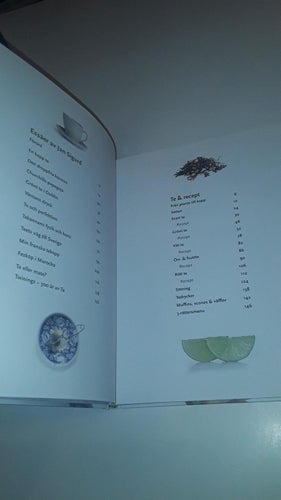 Med smak av te - En litterär och kulinarisk odyssé
