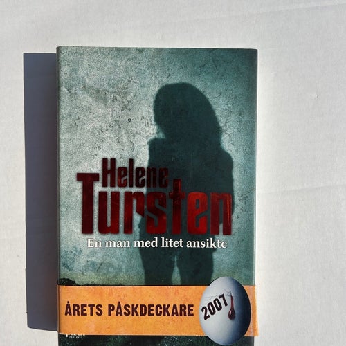 Helene Tursten - En man med litet ansikte