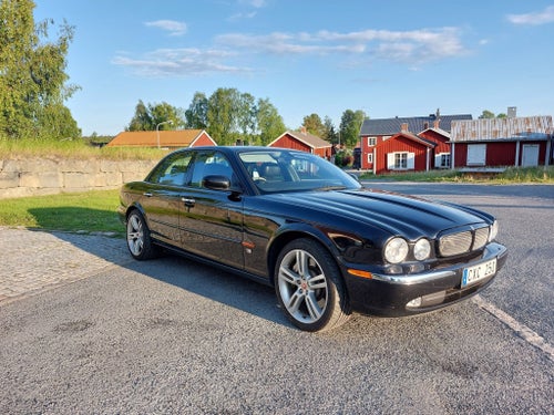 Jaguar XJR