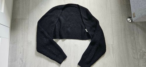 Svart stickad bolero