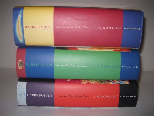 Harry Potter ,J.K. Rowling, FIRST EDITION, NYA, 2 st,en bok med feltryck + 1