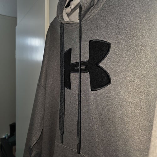 Under Armour grå huvtröja, storlek LG/G/G fint skick