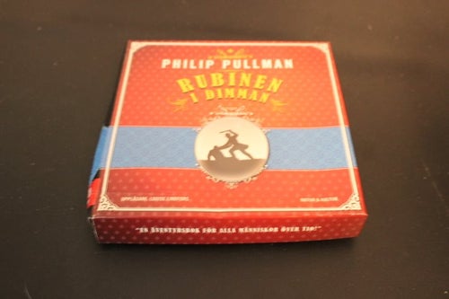 CD-bok: Rubinen i dimman - Philip Pullman